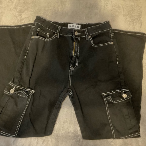 S.O.N.G. Medium (7), Black High Rise Boyfriend Cargo Jeans - Picture 2 of 5